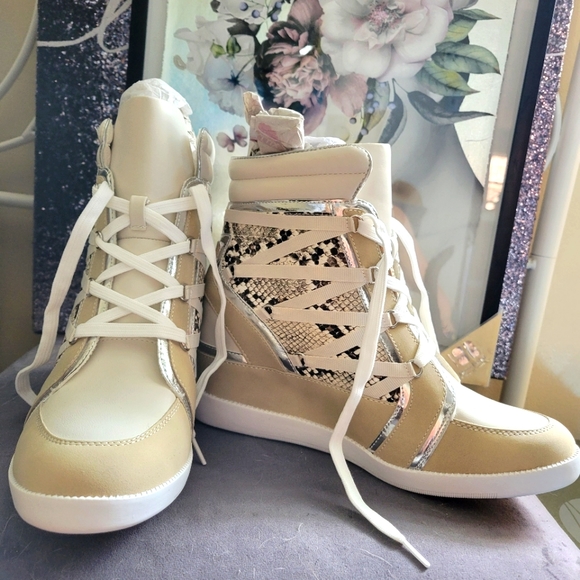 High tops - Picture 2 of 6